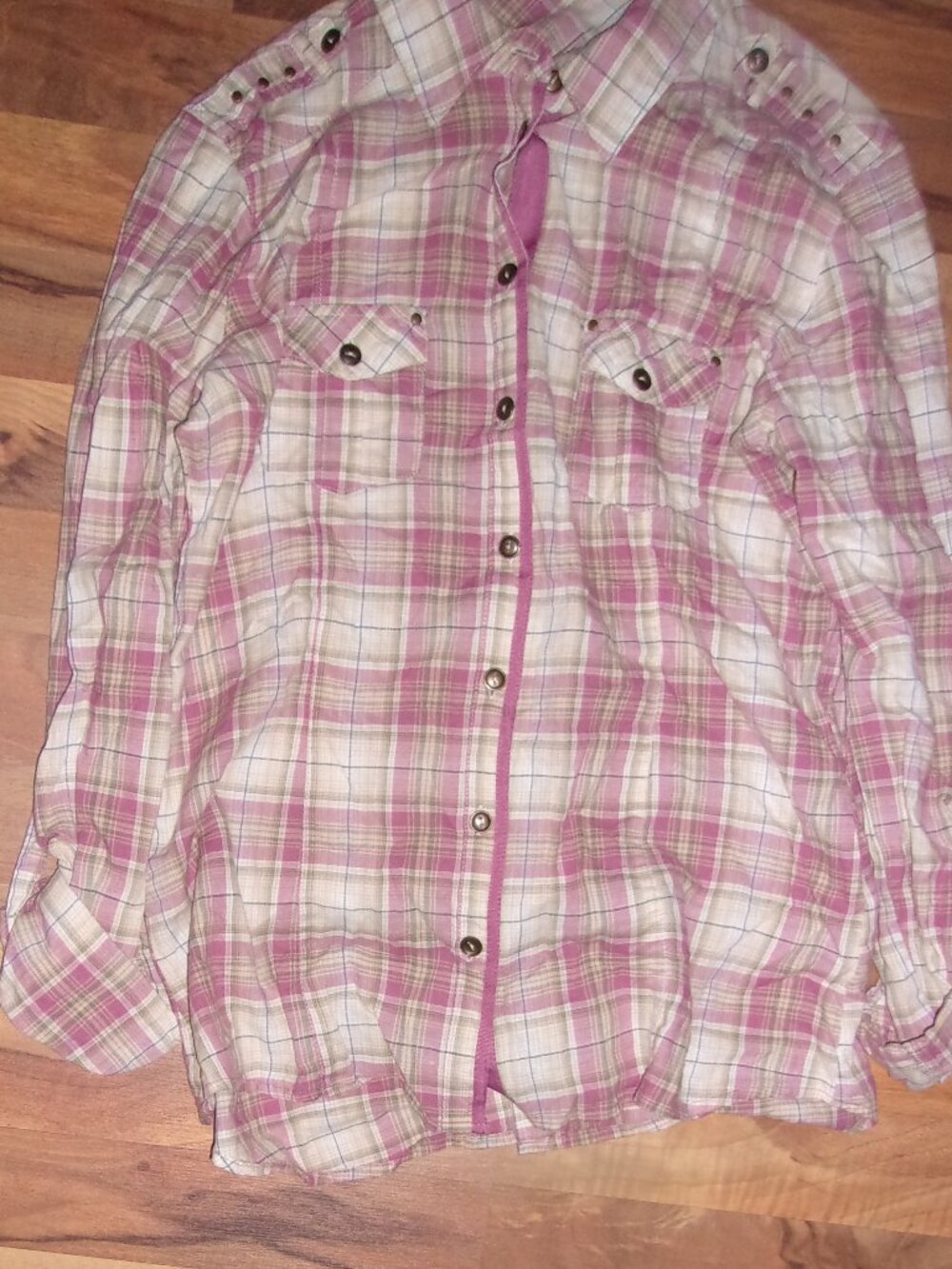 size medium womens shirt blouse long sleeved pink plaid gorpcore